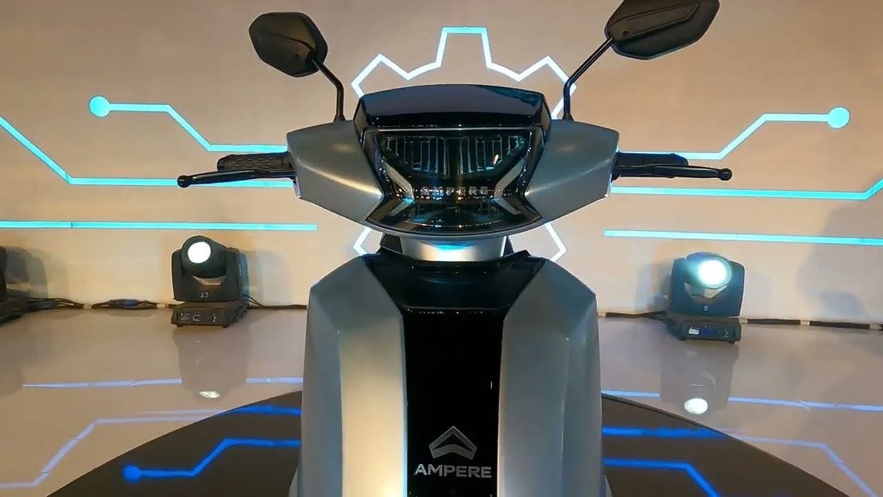 OLA की हेकड़ी निकालने आ गई Ampere Nexus! 136km की लंबी रेंज के साथ स्टाइलिश लुक भी...