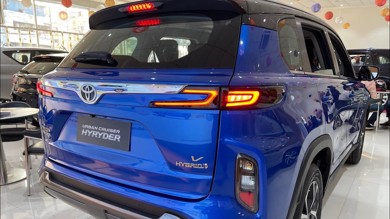 Toyota ने लॉन्च की 27kmpl माइलेज वाली नई कॉम्पैक्ट SUV! Fortuner जैसा लुक और दमदार फीचर्स