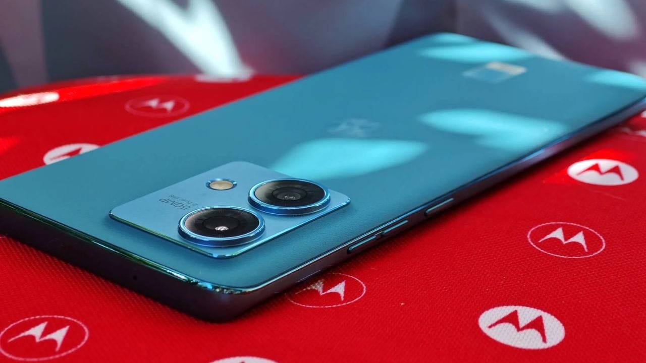 ₹22,999 में OnePlus को पछाड़ रहा Moto का ये धांसू 5G स्मार्टफोन! देखे कीमत और फीचर्स