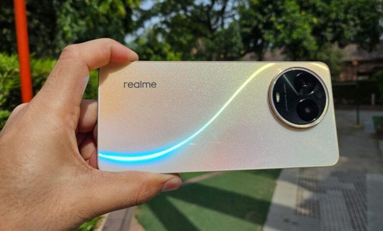 सिर्फ ₹10,499 में Realme ने लांच किया अमेजिंग कैमरा और 128GB स्टोरेज वाला चमचमाता 5G स्मार्टफोन