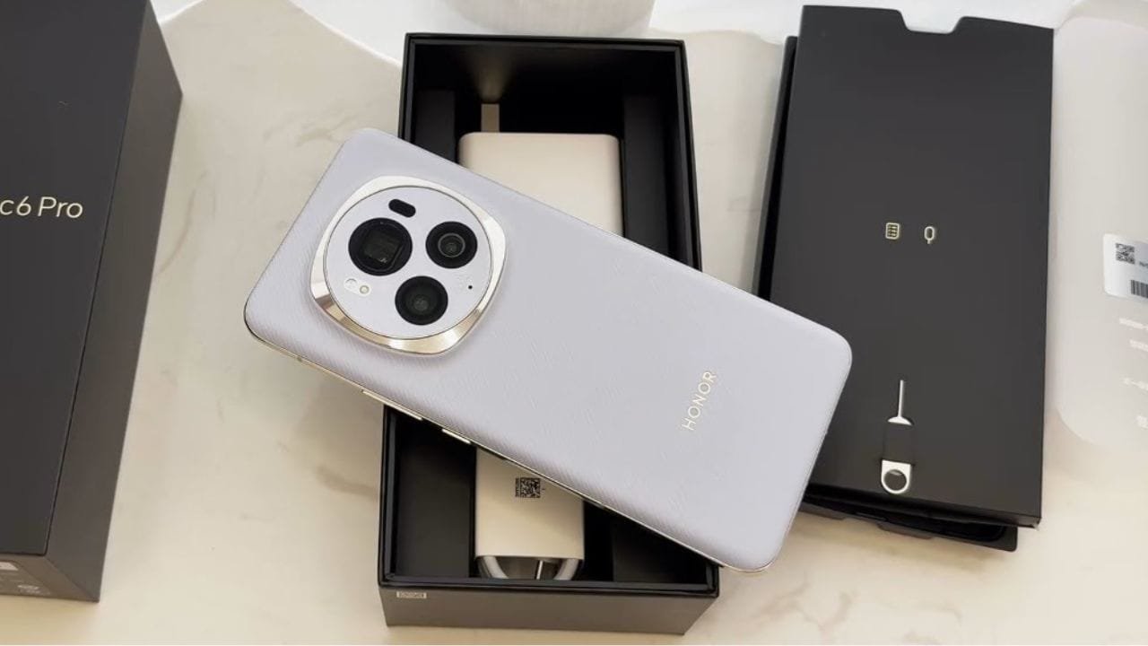 टेक्नोलॉजी की दुनिया में सुर्खियां बटोर रहा Honor Magic 6 Pro 5G! DSLR जैसी कैमरा क्वालिटी 512GB स्टोरेज के साथ...