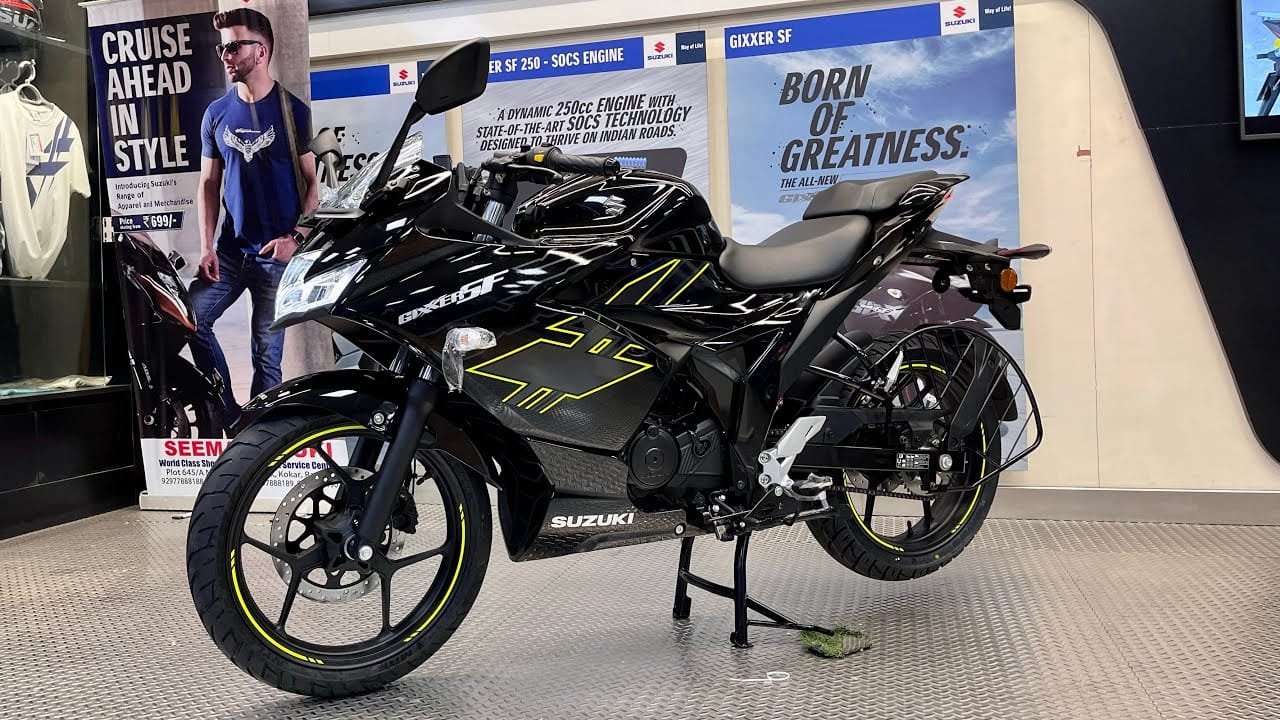 Yamaha R15 भी लाइन में नहीं लगती Suzuki की इस Fast & Furious बाइक के आगे! कहलाती है स्पीड का देवता