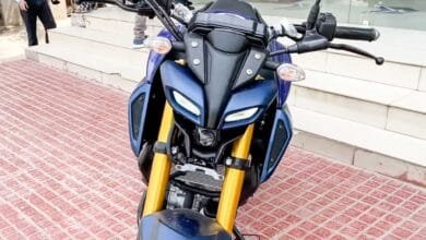 Yamaha MT 15 V2 लोग दीवाने है, गर्लफ्रेंड को मम्मी को पापा को बहन भाई को हर किसो को पसंद है, जाने क्या है फीचर्स