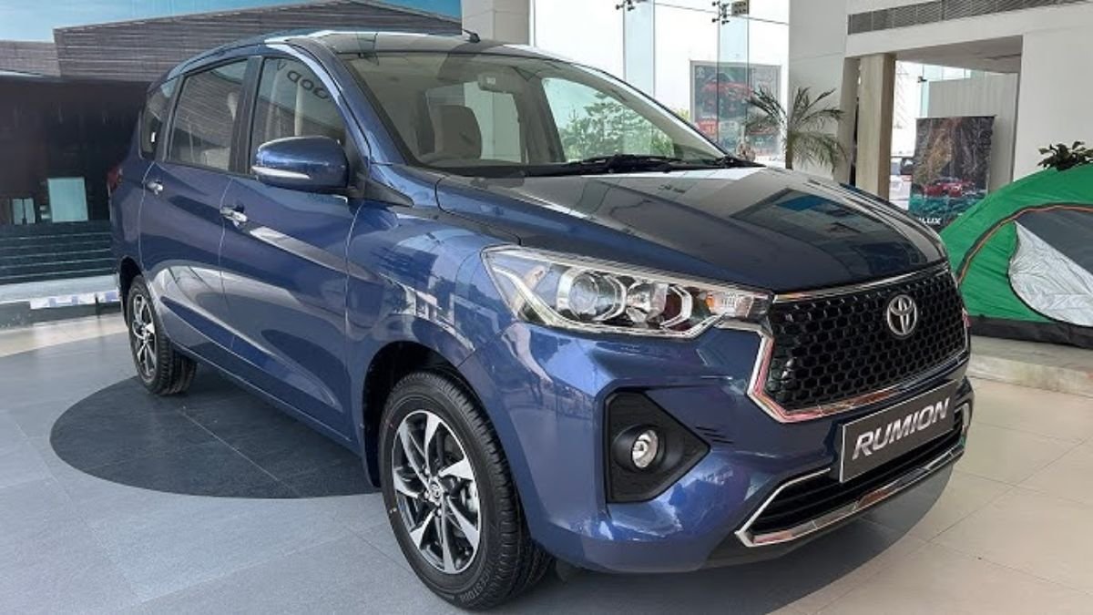Ertiga के पसीने छोड़ देगी Toyota की लग्जरी Suv सेफ्टी और स्मार्ट फीचर्स का तगड़ा कॉम्बिनेशन