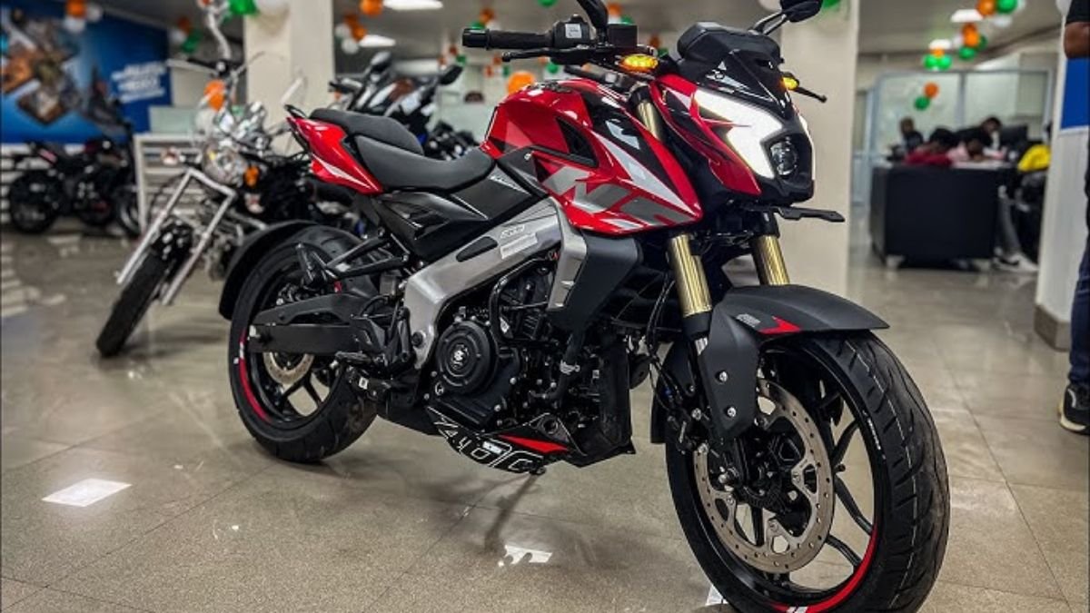 Apache का नाम भुला देगी Bajaj की स्पोर्ट बाइक एक ही गाडी में ज़माने भर के फीचर्स