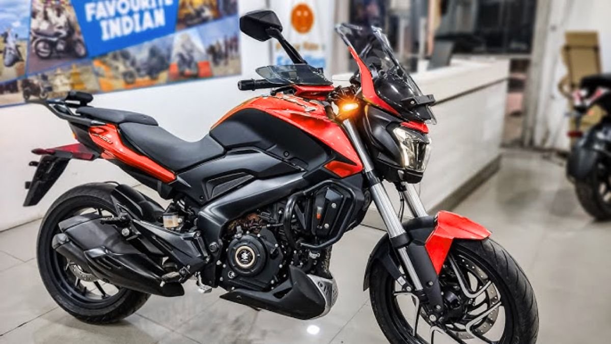 राइडर्स को अपने जाल में फ़साने आ गयी Bajaj की धाकड़ बाइक धांसू माइलेज में चीते की रफ़्तार